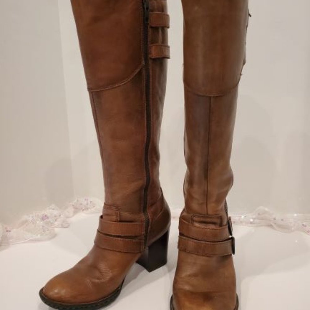 Born Leather Boots Size 7